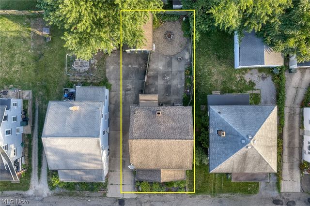 1628 May Place NE, Canton, OH 44705