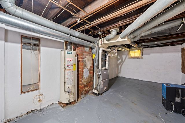 1628 May Place NE, Canton, OH 44705
