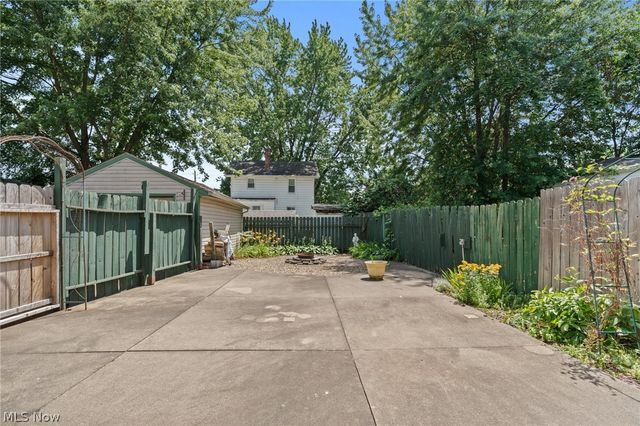 1628 May Place NE, Canton, OH 44705