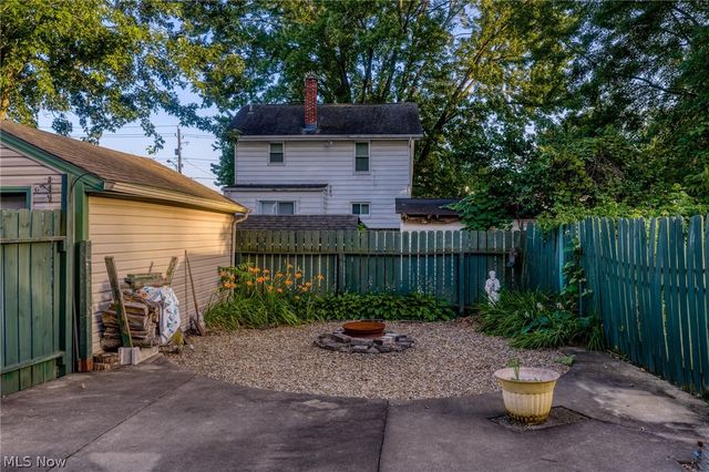 1628 May Place NE, Canton, OH 44705