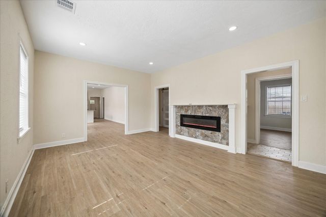 1109 Hays Street, Houston, TX 77009