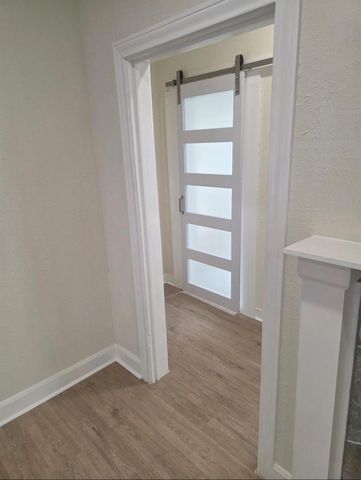 1109 Hays Street, Houston, TX 77009