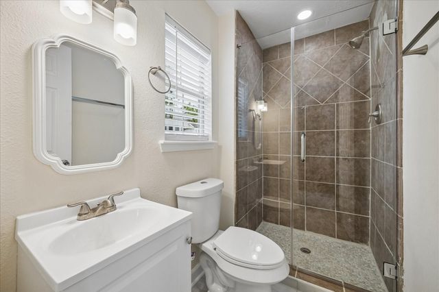 1109 Hays Street, Houston, TX 77009