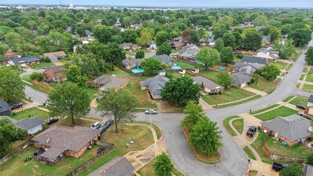 10702 E 101st Street N, Owasso, OK 74055