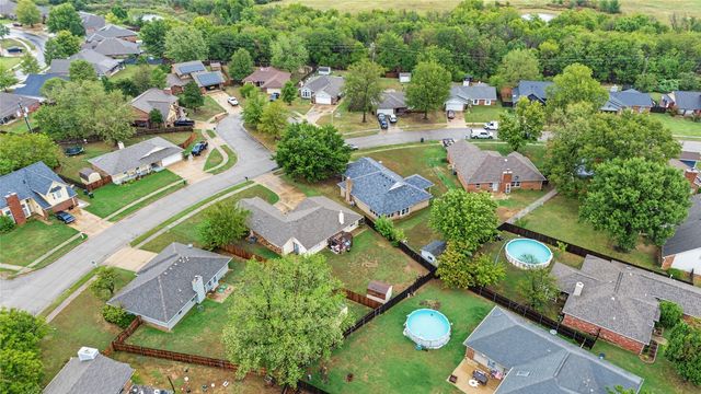 10702 E 101st Street N, Owasso, OK 74055