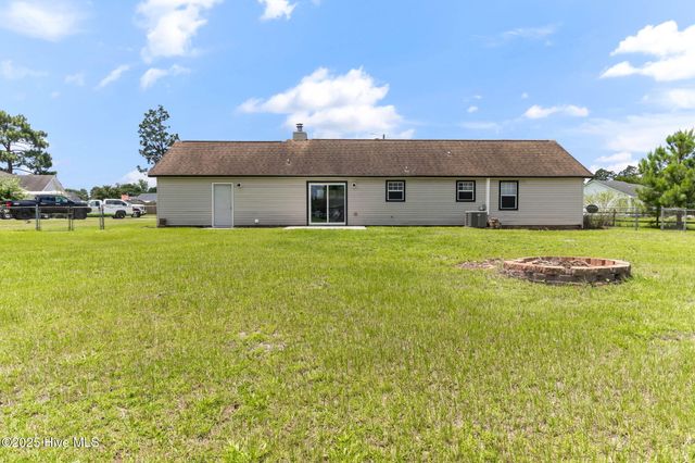 403 Dayrell Drive, Hubert, NC 28539