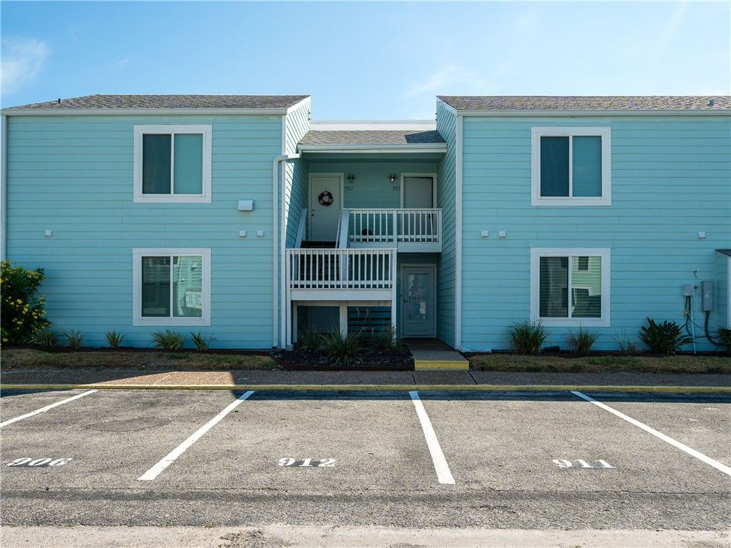 911 Sandollar, Rockport, TX 78382 — photo 2