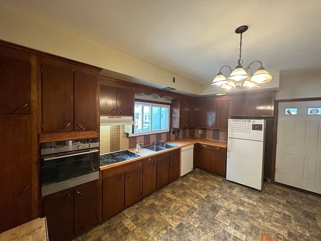 74 Pearson Ave 2, Somerville, MA 02144