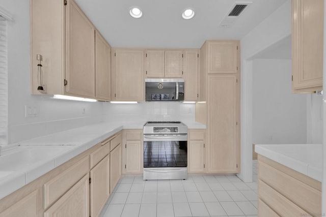 11604 Springside Rd, San Diego, CA 92128