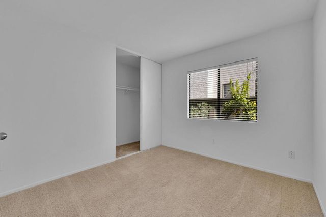 11604 Springside Rd, San Diego, CA 92128