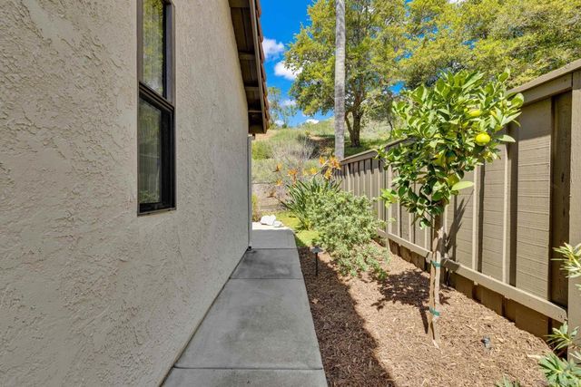 11604 Springside Rd, San Diego, CA 92128