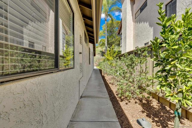 11604 Springside Rd, San Diego, CA 92128