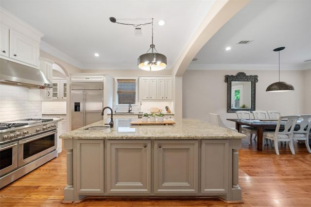 1363 Chippendale Road, Houston, TX 77018