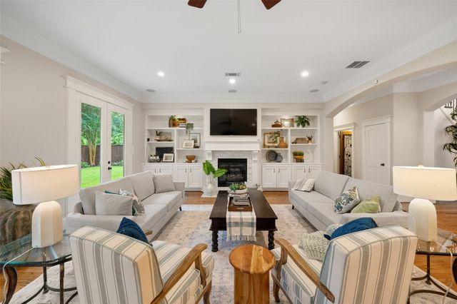 1363 Chippendale Road, Houston, TX 77018