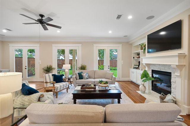 1363 Chippendale Road, Houston, TX 77018
