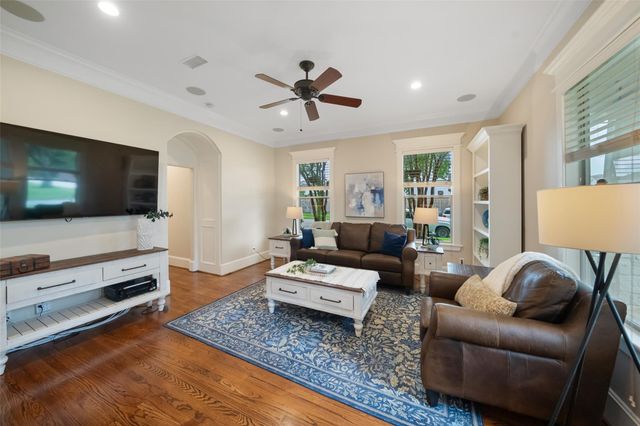 1363 Chippendale Road, Houston, TX 77018