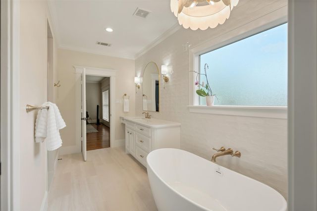 1363 Chippendale Road, Houston, TX 77018