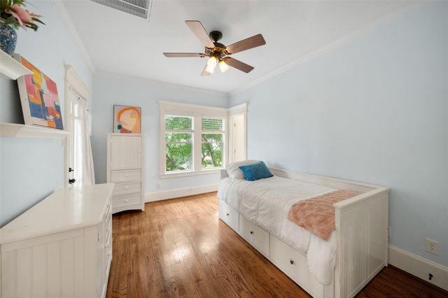 1363 Chippendale Road, Houston, TX 77018