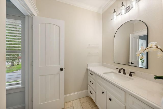 1363 Chippendale Road, Houston, TX 77018