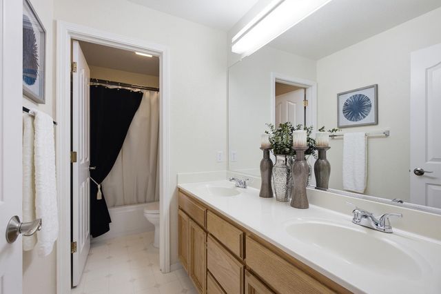209 Wisteria Ct, Roseville, CA 95678