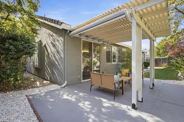 209 Wisteria Ct, Roseville, CA 95678
