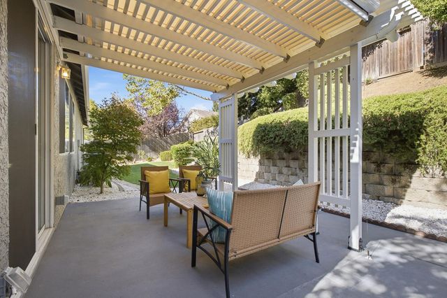 209 Wisteria Ct, Roseville, CA 95678
