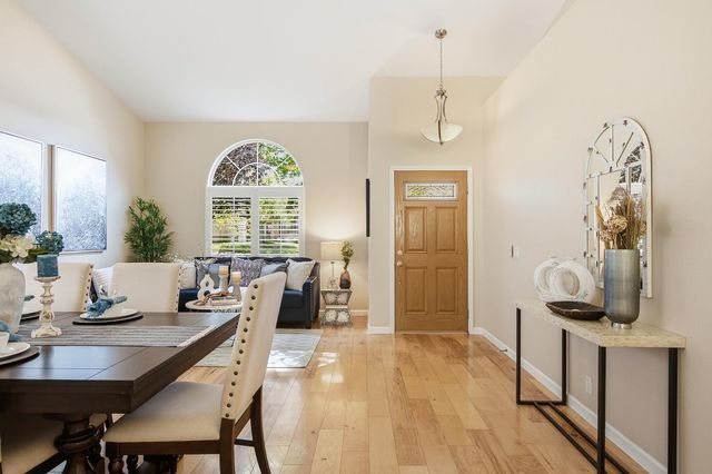 209 Wisteria Ct, Roseville, CA 95678