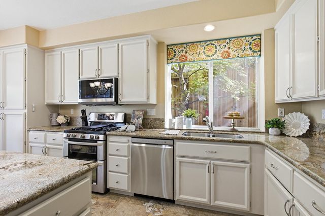 209 Wisteria Ct, Roseville, CA 95678
