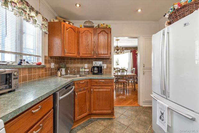 244 Rolling Street, Malverne, NY 11565