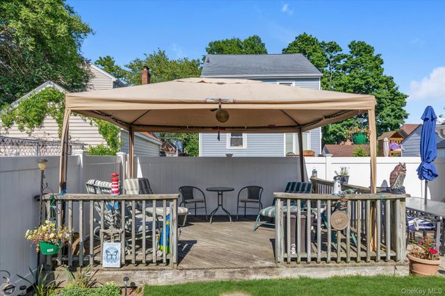 244 Rolling Street, Malverne, NY 11565