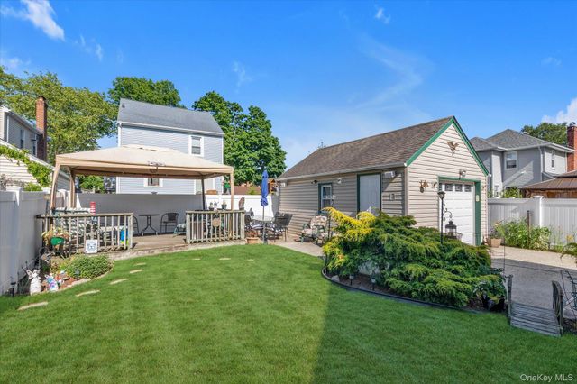 244 Rolling Street, Malverne, NY 11565