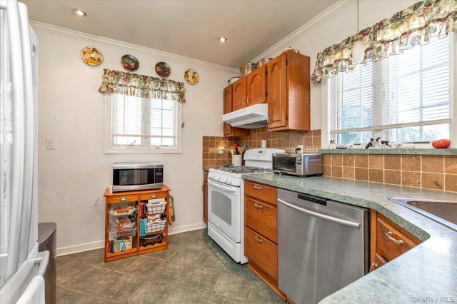 244 Rolling Street, Malverne, NY 11565