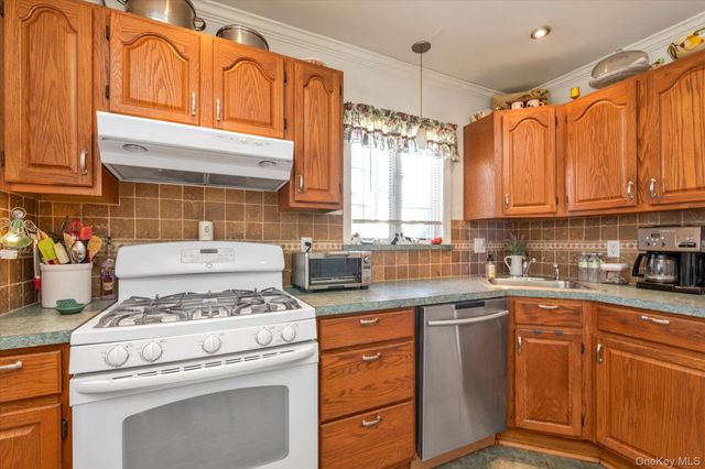 244 Rolling Street, Malverne, NY 11565