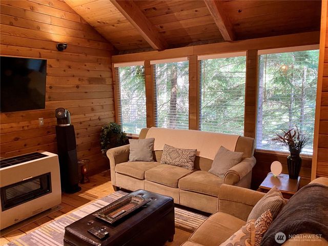 16726 Mountain Side Drive E, Greenwater, WA 98022