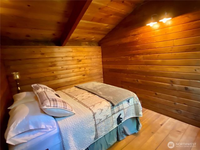 16726 Mountain Side Drive E, Greenwater, WA 98022