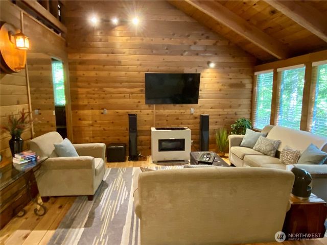 16726 Mountain Side Drive E, Greenwater, WA 98022