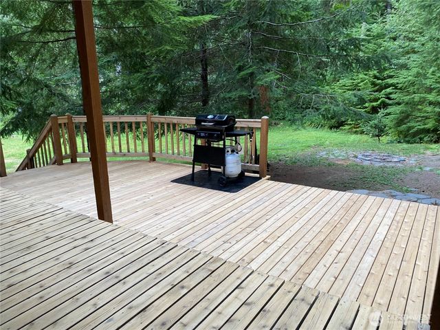 16726 Mountain Side Drive E, Greenwater, WA 98022
