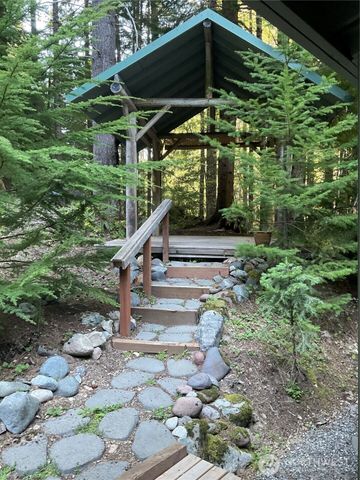 16726 Mountain Side Drive E, Greenwater, WA 98022