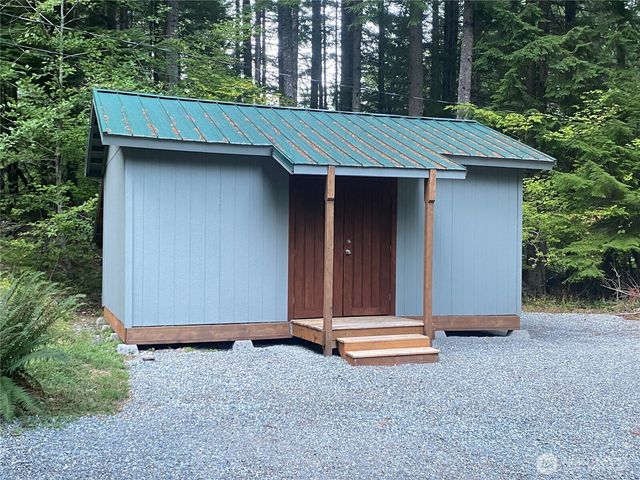 16726 Mountain Side Drive E, Greenwater, WA 98022