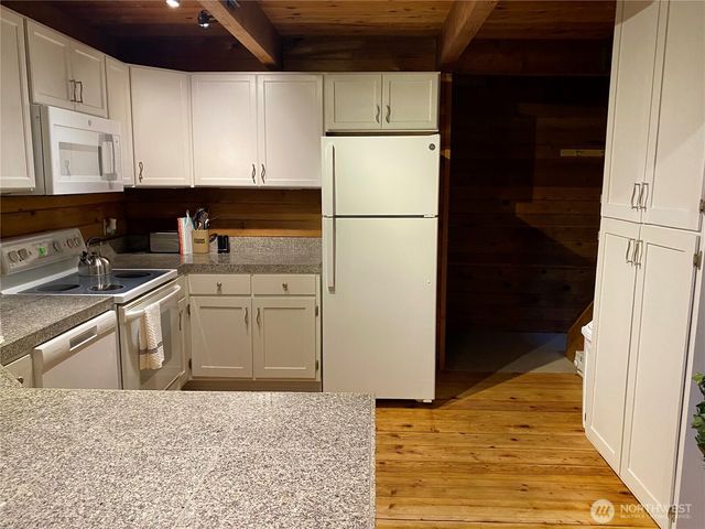 16726 Mountain Side Drive E, Greenwater, WA 98022