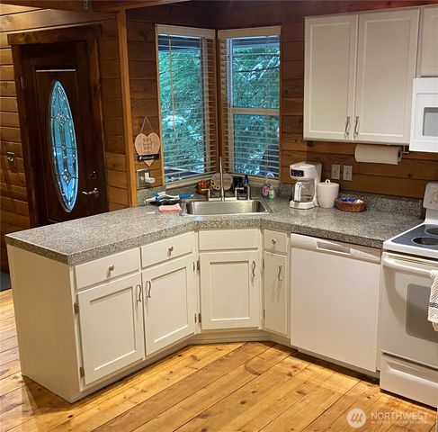 16726 Mountain Side Drive E, Greenwater, WA 98022