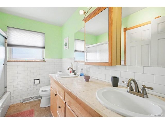 1483 S Balsam St, Denver, CO 80232