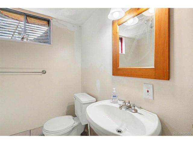 1483 S Balsam St, Denver, CO 80232