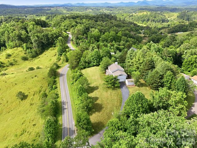 1091 WINDSWEPT RIDGE Road, Marshall, NC 28753