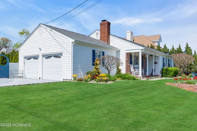 67 N Farragut Avenue, Manasquan, NJ 08736