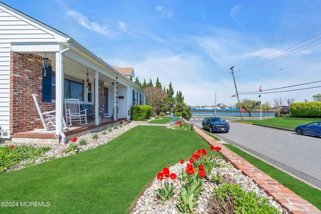 67 N Farragut Avenue, Manasquan, NJ 08736