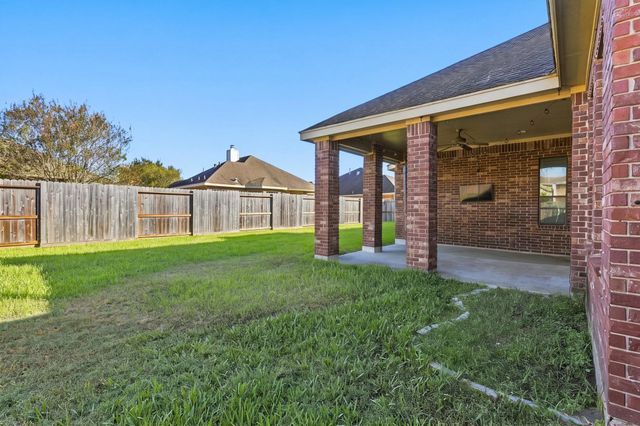 293 W Bend Drive, League City, TX 77573