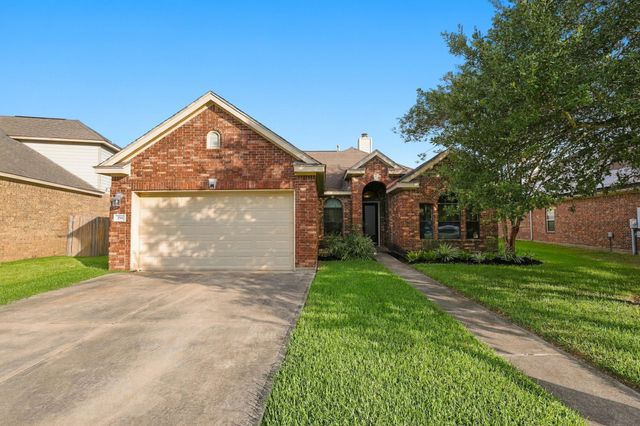 293 W Bend Drive, League City, TX 77573