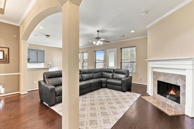 293 W Bend Drive, League City, TX 77573