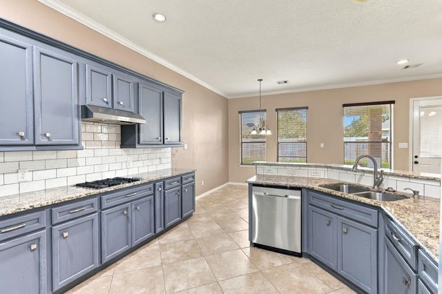 293 W Bend Drive, League City, TX 77573